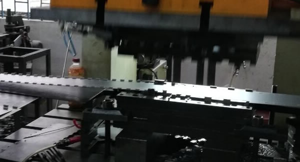 客戶滿意，長合頁，屏風(fēng)合頁，重型合頁等東莞合頁，東莞鉸鏈訂單增多