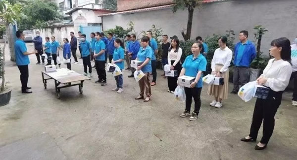致敬勞動(dòng)者，感悟勞動(dòng)的意義|廣有五金&東莞合頁